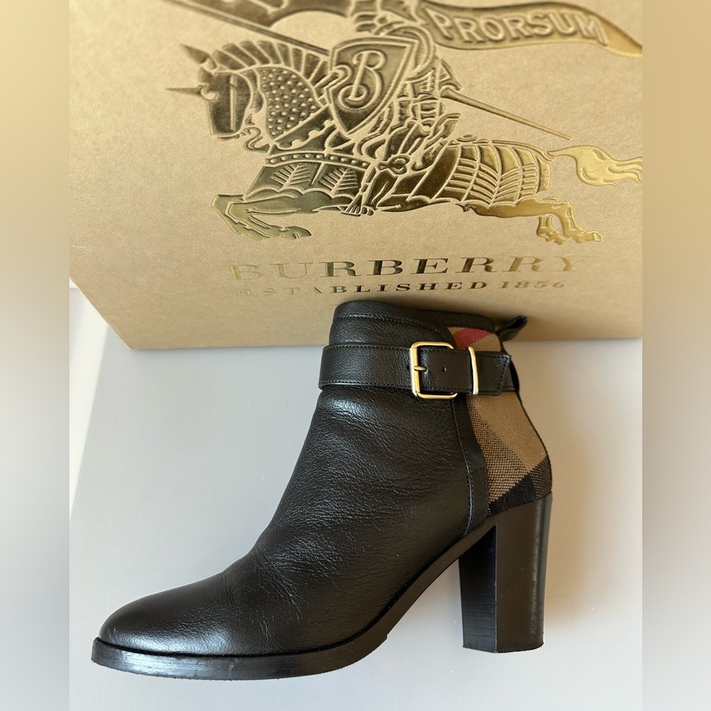 Burberry Black and Beige Ankle Booties They Are Beautiful But A Tad Small For Me - Picture 7 of 16